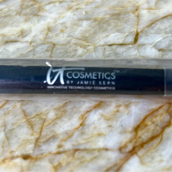 IT Cosmetics Dual Ended Eyeshadow Brush - Picture 2 of 5